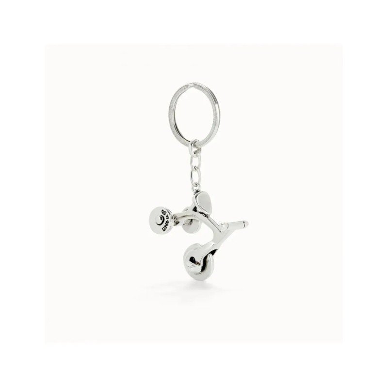 Llavero UNOde50 - Triciclo Plateado de Metal Bañado en Plata de Ley | LLA1022MTL0000U Llavero UNOde50 - Triciclo Plateado de Metal Bañado en Plata de Ley | LLA1022MTL0000U