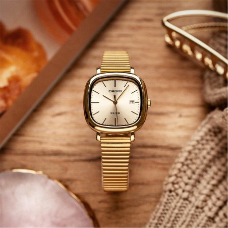 Reloj CASIO Para Mujer - Acero IP Dorado con Esfera Cuadrada - Calendario y Resistencia al Agua 50m - LTP-B166G-9AVEF