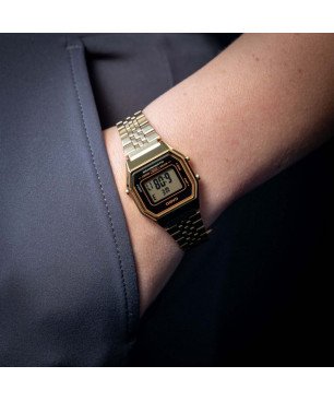 Reloj CASIO Vintage Unisex -  Mini Collection Digital Dorado y Negro - LA680WEGA-1ER