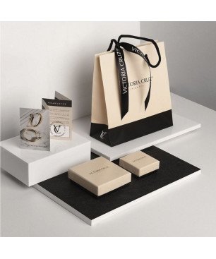 Aros Abiertos VICTORIA CRUZ Iris Para Mujer (23mm) - Cristales en Plata de Ley Color Crystal - Baño de Rodio | A3557-07HT