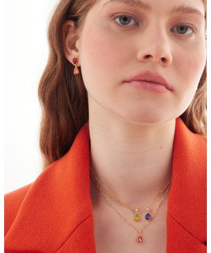 Collar Corto VICTORIA CRUZ Birthstone Para Mujer - Lágrima de Cristal en Plata de Ley Chrysolite - Baño en Oro 18KT | A5504-22DG