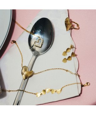 Collar VICTORIA CRUZ El Gesto Para Mujer - Corazón Irregular con Cristales Riviere en Plata de Ley - Baño Oro 18KT | A5350-DG