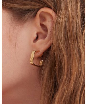 Aros Abiertos VICTORIA CRUZ Nivola Para Mujer - Pendientes Cuadrados en Plata de Ley - Baño Oro 18KT | A5515-DT