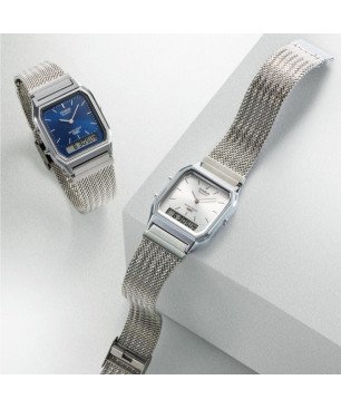 Reloj CASIO Vintage Unisex - Analógico-Digital Correa de Malla Plateada y Esfera Blanca Edgy Collection - AQ-230EM-7AEF