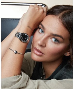 Reloj VICEROY Mujer Colección Laura Escanes - Esfera Negra con Doble Bisel IP Negro y Brazalete de Acero | 10 ATM | 45000-53
