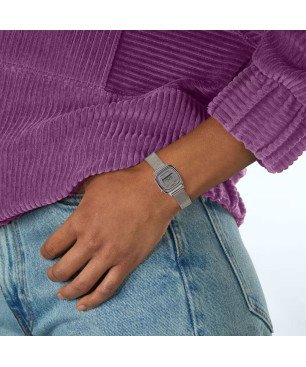 Reloj CASIO Digital con Correa de Malla de Acero y Alarma Mujer LA670WEM-7EF