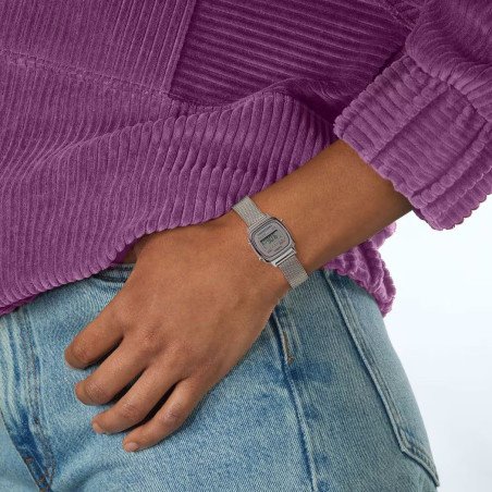 Reloj CASIO Digital con Correa de Malla de Acero y Alarma Mujer LA670WEM-7EF