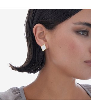 Pendientes Cortos VICTORIA CRUZ Soulquest Para Mujer - Rombos de Nácar y Plata de Ley - Baño en Oro 18KT | A4614-RODT