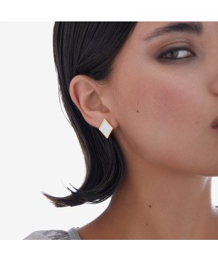 Pendientes Cortos VICTORIA CRUZ Soulquest Para Mujer - Rombos de Nácar y Plata de Ley - Baño en Oro 18KT | A4614-RODT