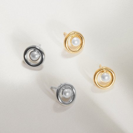 Pendientes Botón VICTORIA CRUZ Perlite Para Mujer - Círculo de Perla en Plata de Ley - Baño en Oro 18KT | A4064-00DT