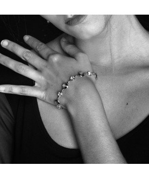 Pulsera VICTORIA CRUZ Basic Para Mujer  - Cristales Plata de Ley (7mm Y 9mm) - Baño en Oro 18KT | A0692-07DP