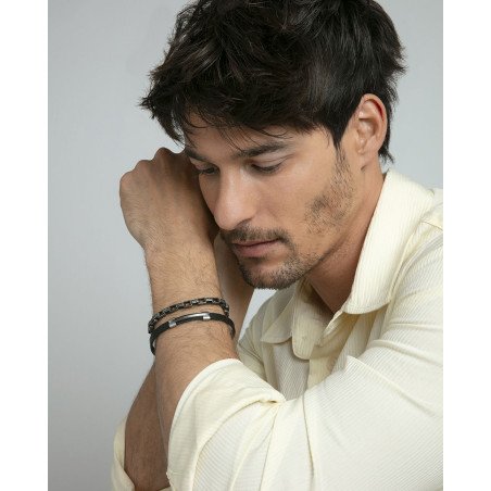 Pulsera VICEROY Magnum Hombre - Piel Color Negro con Detalle Placa Central de Acero | 21,5 cm | 75402P01010